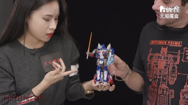 Transformers The Last Knight   Voyager Optimus Prime Makes Official Debut On Chinese TV 07 (7 of 15)